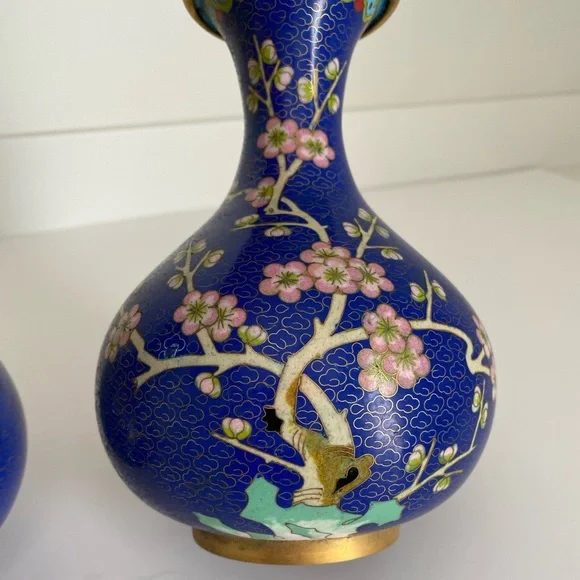 Pair of Vintage Matching Blue Chinese Cloisonné Brass Vases - Picture 8 of 12